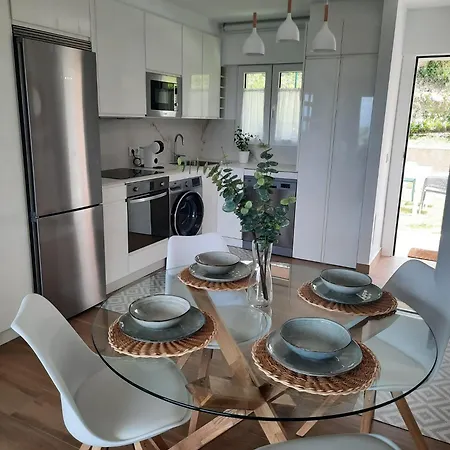 Apartamento Vistas Al Mar Y Con Jardin - Casa Abelia Canales (Cantabria)