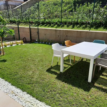 Vistas Al Mar Y Con Jardin - Casa Abelia Canales (Cantabria)