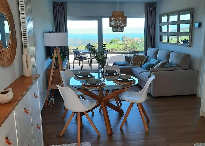 Vistas Al Mar Y Con Jardin - Casa Abelia * Canales (Cantabria)